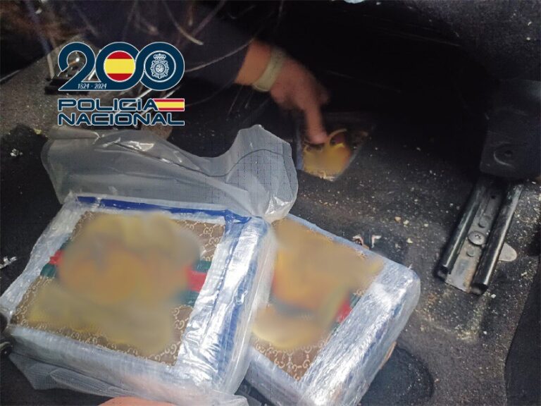 Detenido un hombre en Ferrol que transportaba en su vehículo 3,5 kilos de cocaína