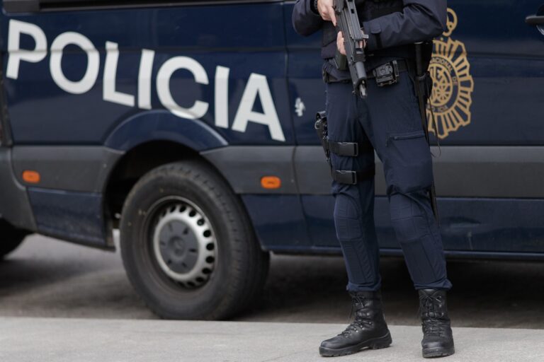 La Policía aumenta a un total de 165 aficionados las propuestas de sanción por los altercados del Dépor-Málaga