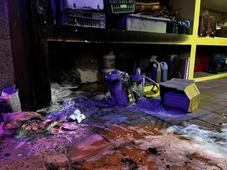 Investigan si el incendio en el garaje de una casa de Cambados (Pontevedra) fue provocado