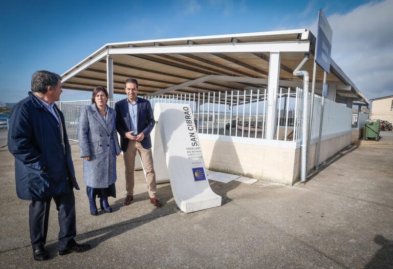 Pesca.- El puerto de San Cibrao estrena cierre perimetral y el refuerzo estructural de la nave