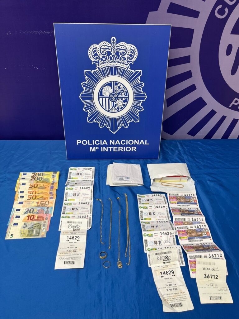 Detenidas tres personas en Lugo acusadas de estafar vendiendo falsos billetes premiados de Lotería