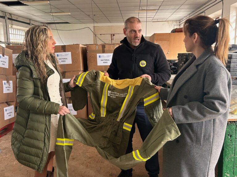 La Xunta dona material para equipar a los bomberos de Perú en la lucha contra los incendios forestales