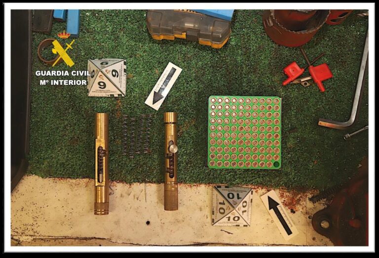 Investigan a un vecino de Santiago al que incautaron dos armas de fabricación casera