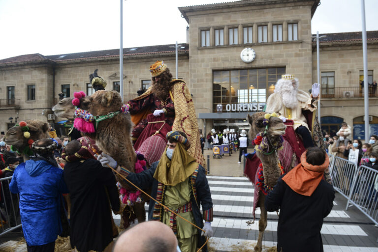 La cabalgata de los Reyes Magos de Ourense sale el domingo de la estación y repartirá tres toneladas de caramelos