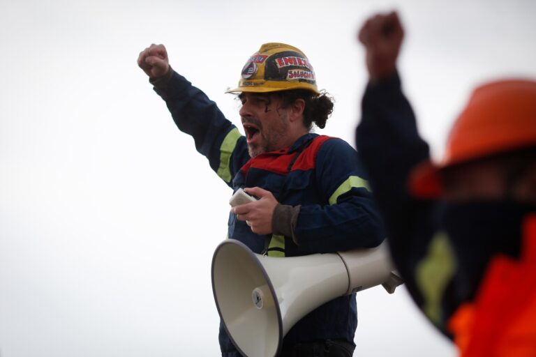 Los trabajadores de Alcoa convocan una protesta, el 11 de enero en Xove, para reclamar «implicación» de Gobierno y Xunta