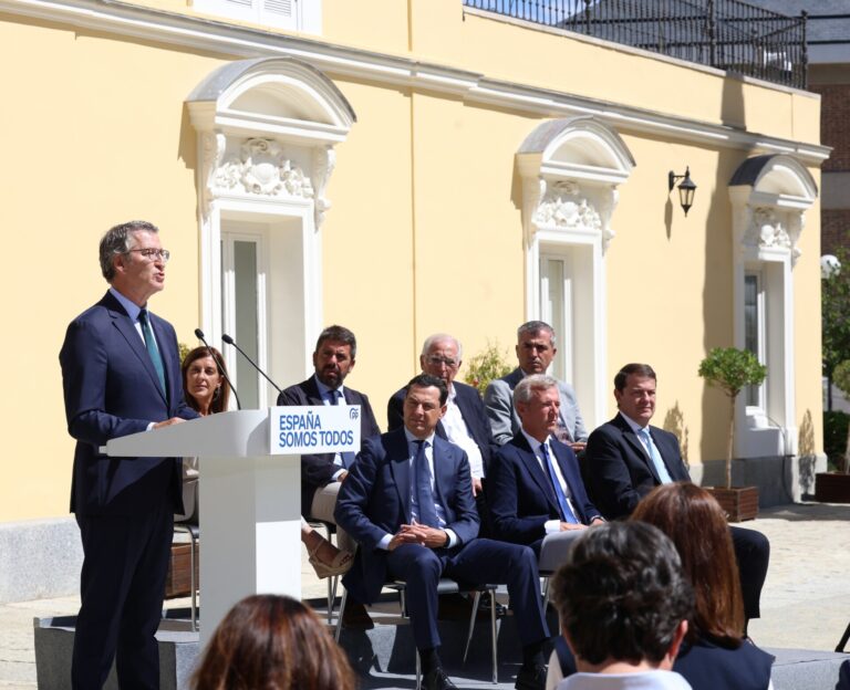 Feijóo buscará el apoyo de PNV y Junts a su plan de vivienda tras pactarlo con sus barones en la cumbre de Asturias