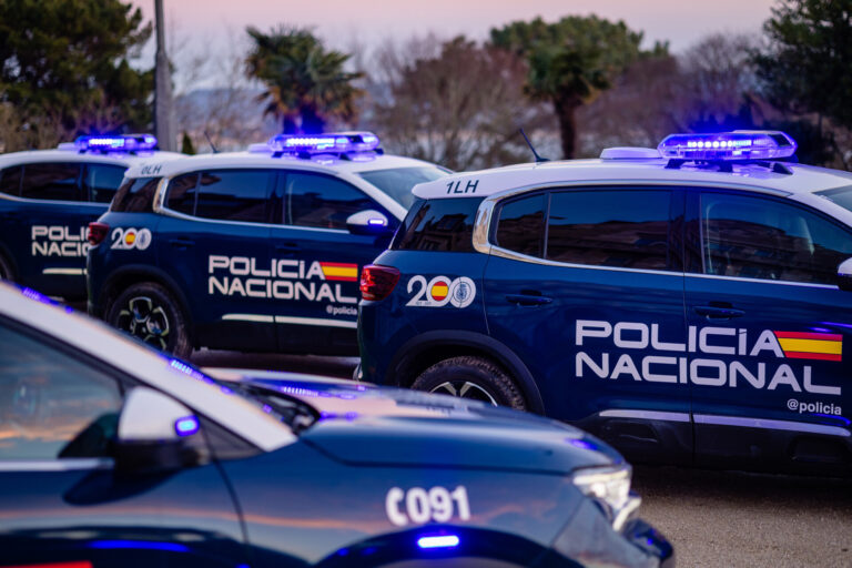 Investigan la muerte de una persona encontrada en el interior de un coche calcinado en un monte de Redondela