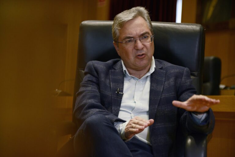 Menor, tras el ‘no’ del PP a la gestión pública del CAPD, dice que los usuarios «no van a ser tratados como cobayas»