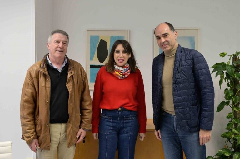 Lorenzana destaca la apuesta de la Xunta por la «internacionalización» del sector forestal-madera