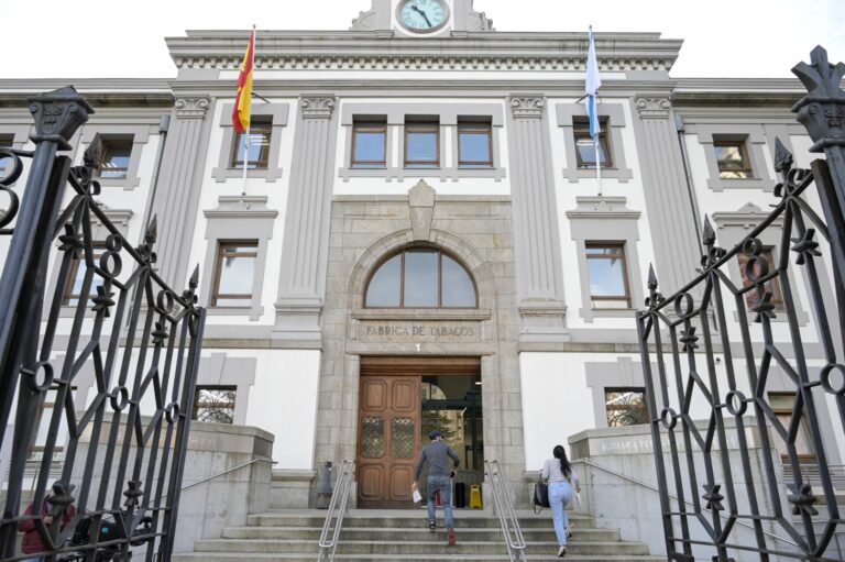 La Audiencia de A Coruña desestima una demanda de desahucio en un edificio de Cambre promovida por la Sareb