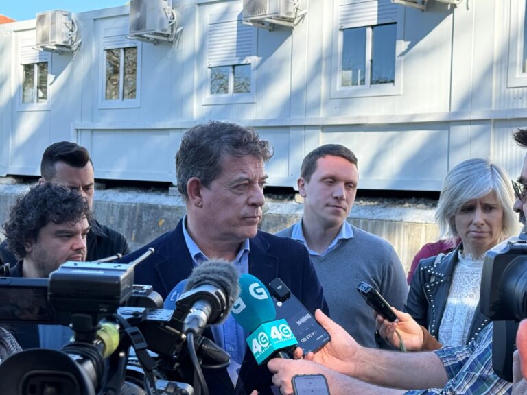 Besteiro (PSdeG) ve una «diferencia notable» entre la mina de Doade y Altri: «El litio es estrégico, la celulosa no»