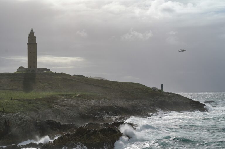 Localizado un cadáver en las inmediaciones de la Torre de Hércules, en A Coruña