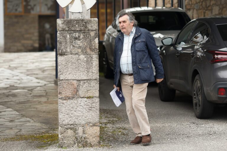 Toda la plantilla vuelve a la fábrica de Sargadelos, que recupera una «aparente normalidad», según sindicatos