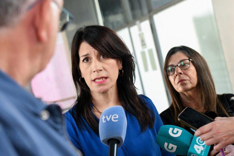 Técnicos de la Xunta analizan la carretera entre Negreira y Bertamiráns, con dos víctimas mortales en lo que va de 2025