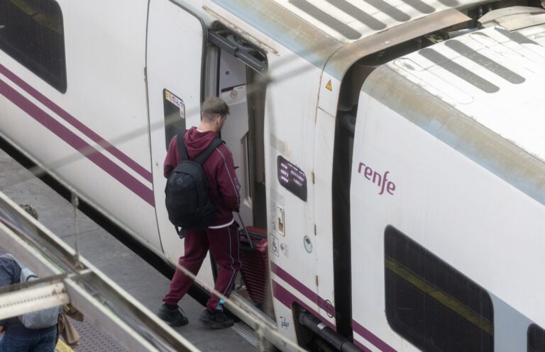 Renfe modifica el primer regional del día entre Vigo y A Coruña por trabajos de mejora en la infraestructura