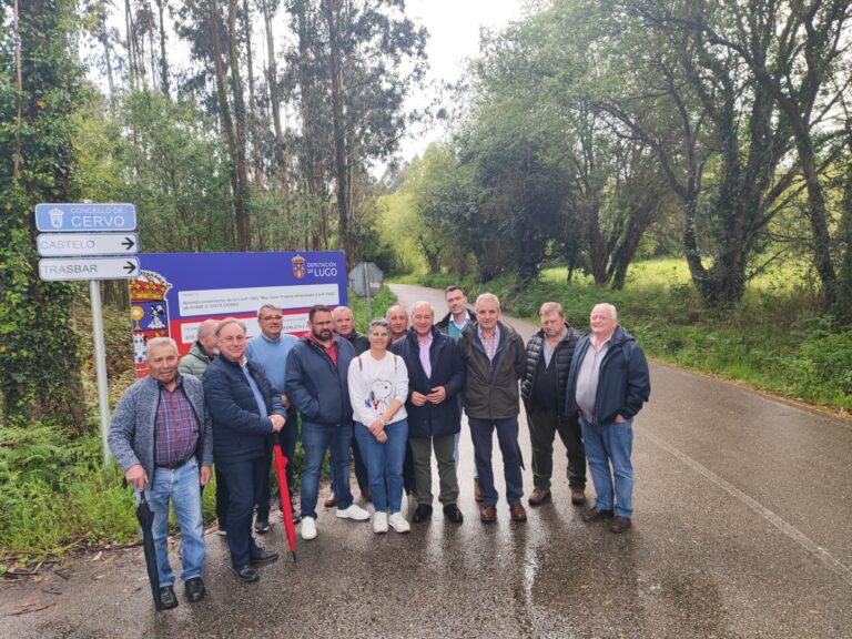 El presidente de la Diputación de Lugo supervisa en Cervo las obras de la LU-P-1503, financiadas con 400.000 euros