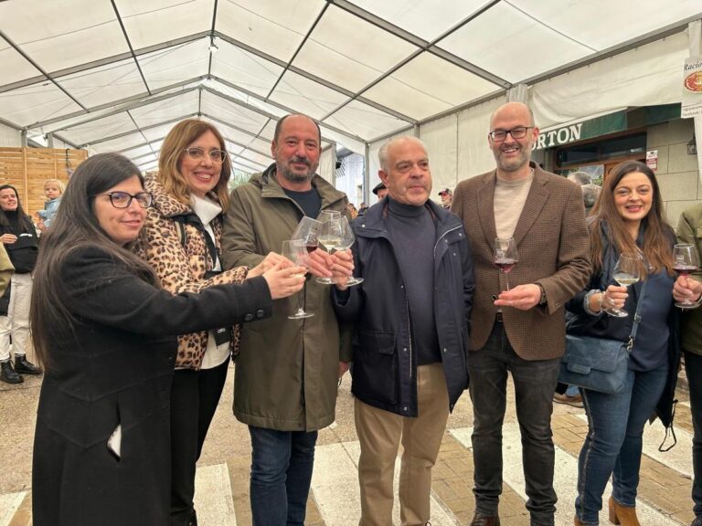 La Xunta destaca la importancia del enoturismo como uno de los atractivos del Destino Galicia