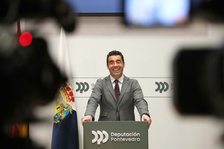 La Diputación de Pontevedra aprueba 2,6 millones de euros en inversiones en nueve municipios, turismo y deportes