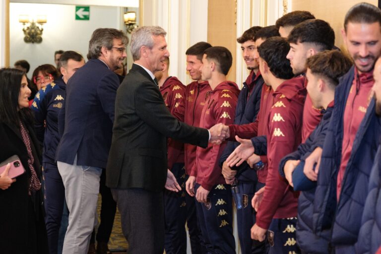 Rueda recibe al Pontevedra CF tras su ascenso a Primera Federación, que es «un honor para toda Galicia»