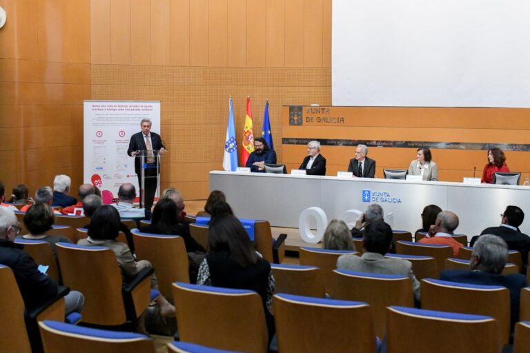 Sanidade destaca la integración del 061 en el proyecto ‘Ariadna’, que suma 554 voluntarios y 300 nuevos desfibriladores