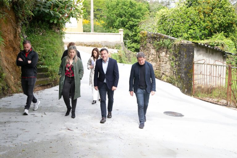 Formoso reivindica en Dumbría la contribución del Plan de Empleo Loal para generar actividad en el rural