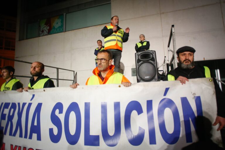 El comité de Alcoa reclama «unión» a los partidos y «garantizar» la intervención de la SEPI «si no hay solución»