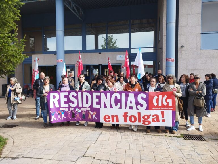 Trabajadoras de residencias privadas llaman a secundar la segunda jornada de huelga el sábado y a protestar en Santiago