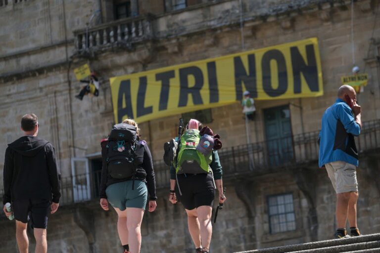 Greenpeace celebra que el Gobierno deje a Altri fuera del PERTE y pide a la empresa que descarte instalarse en Palas