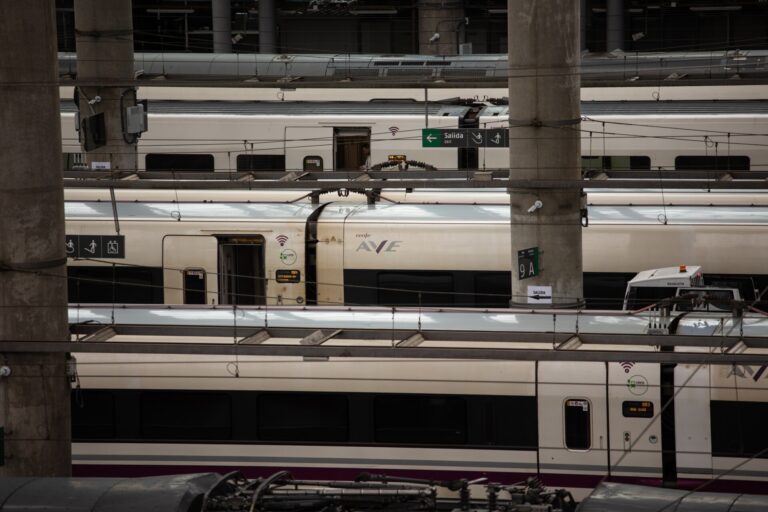 Apagón.- Las líneas de alta velocidad que siguen sin tensión son Hornachuelos-Sevilla y el corredor a Galicia