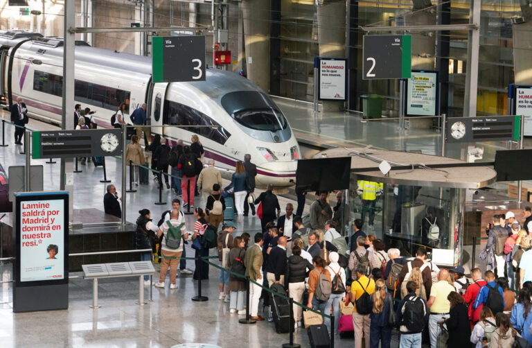 Apagón.- Renfe eliminará las infracciones automáticas por no usar las plazas reservadas de ayer y hoy
