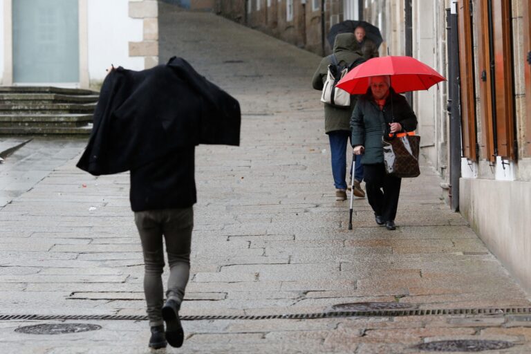 Mayo llega lluvias y avisos amarillos por lluvias y tormentas en varias zonas de Galicia