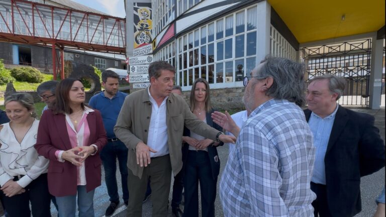 La Xunta asegura que la visita de Besteiro a Sargadelos «solo buscó una foto para justificar la agenda del día»