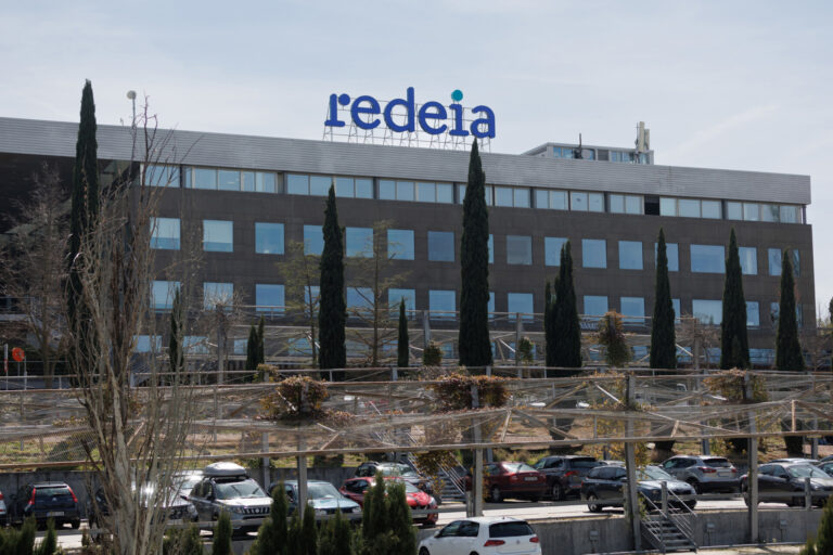 BlackRock reduce su participación en Redeia y Amancio Ortega se coloca como segundo mayor accionista