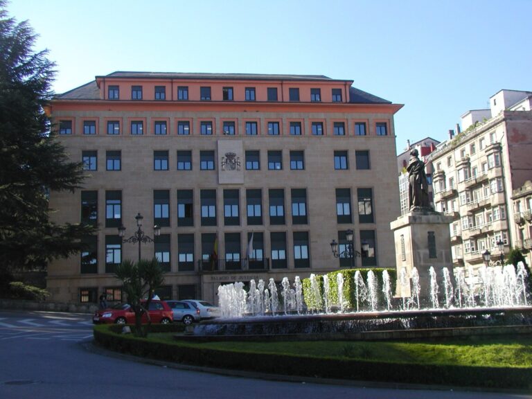 La Audiencia de Ourense absuelve por «déficits de coherencia» a un acusado de agredir sexualmente a la hija de expareja
