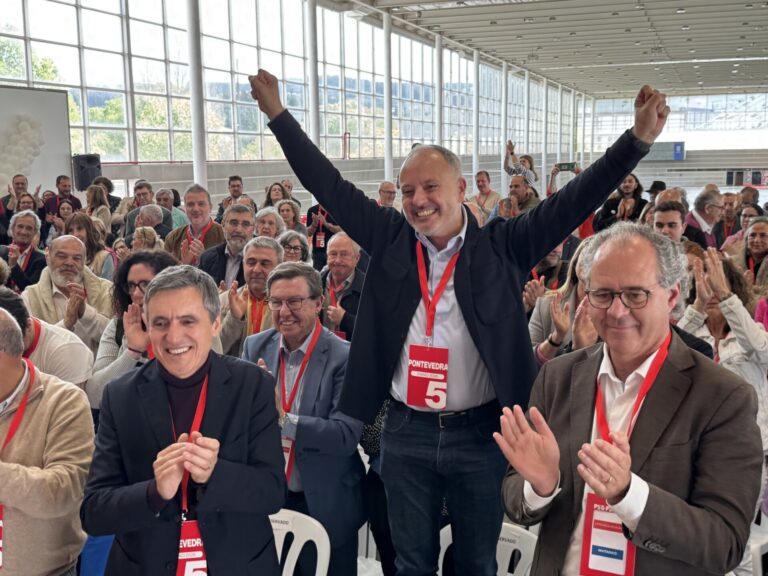 Regades inicia su tercer mandato en el PSOE de Pontevedra con una llamada a «cargar pilas» para recuperar la Diputación