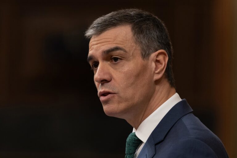 Sánchez exime a las renovables del apagón y ve irresponsable hacer campaña por la energía nuclear