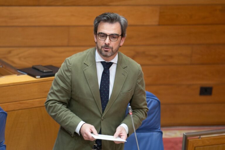 Pleno.- La Xunta denuncia que el Gobierno no le traslada un «expediente secreto» sobre 9.000 pisos turísticos ilegales