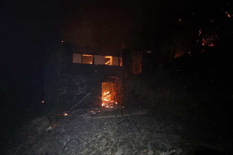 Un juzgado exime a la Xunta de indemnizar a un productor de manzanas de As Neves (Pontevedra) por el incendio de 2017