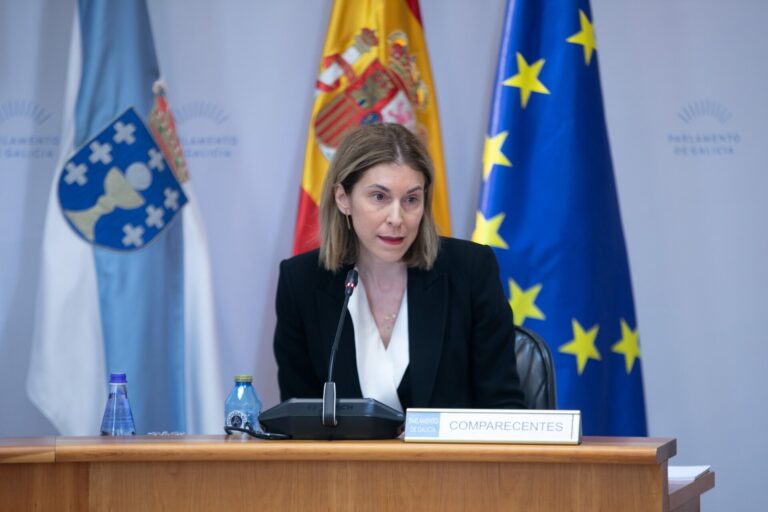 La oposición acusa a la Xunta de «persecución» a trabajadores de baja y Sanidade dice que busca «restablecer su salud»