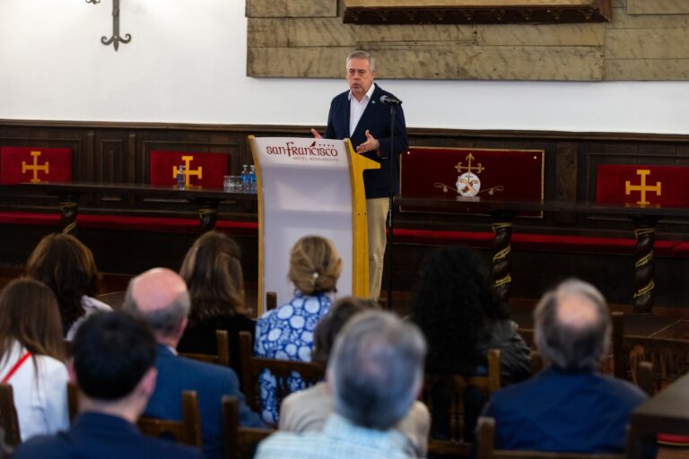 Caamaño destaca la apuesta por mejorar la atención sanitaria a personas alérgicas con la red de farmacias centinela