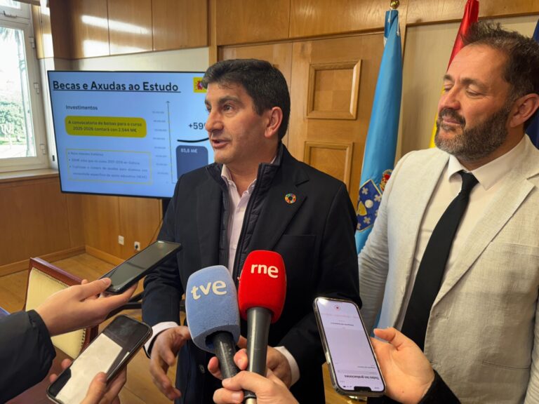 El delegado del Gobierno en Galicia anima a solicitar las becas de Educación, en un proceso que termina el día 14