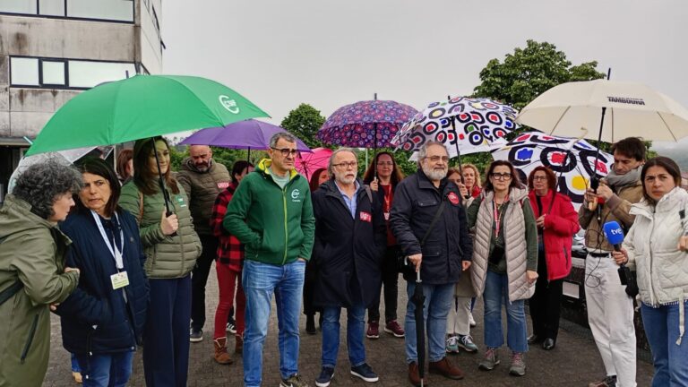 Sindicatos piden una reunión «urgente» con el conselleiro de Sanidade y denuncian «paralización» de la mesa sectorial