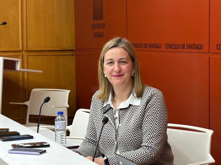 Raxoi, en respuesta a Allegue, reitera que hará todo lo que está «en su mano» para atajar la cuestión de la vivienda