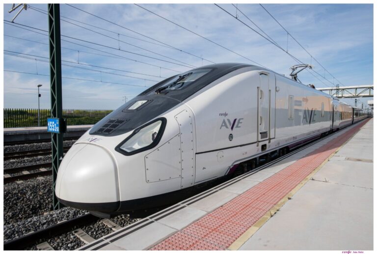 Renfe pone a la venta los billetes para viajar entre Galicia y Madrid desde el 9 de junio hasta octubre