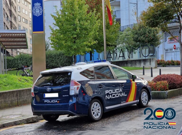 Detenidos dos hombres por robar cable del fluido eléctrico en Vigo
