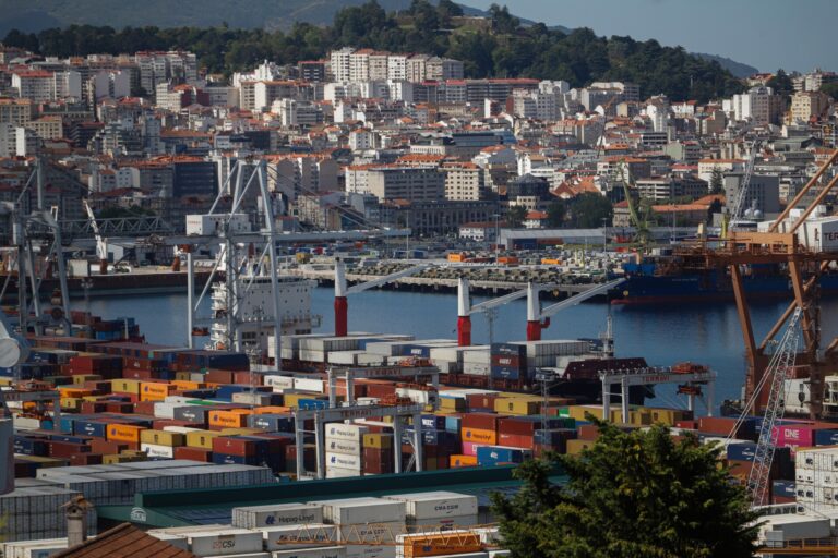 La Guardia Civil registra en el Puerto de Vigo un buque procedente de Brasil por la sospecha de que transporte droga