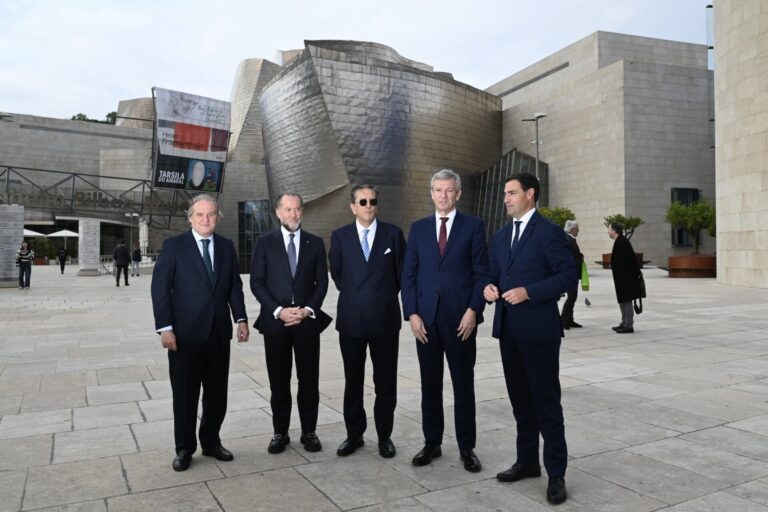 Pradales y Rueda apuestan por cooperar para impulsar el Eje Atlántico por encima de colores políticos y derribando muros