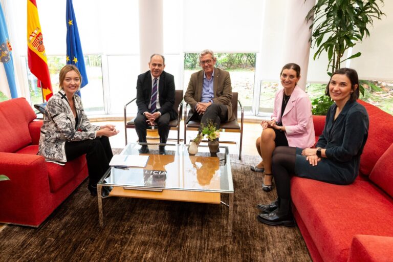 La conselleira de Política Social reafirma su compromiso contra la discriminación del pueblo gitano