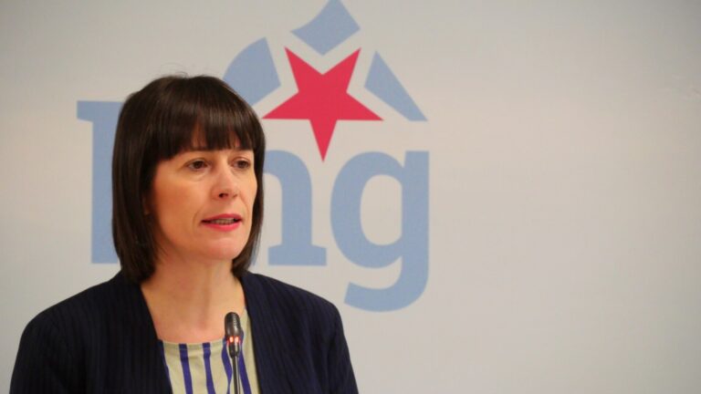 El BNG denuncia «anuncios fraudulentos» de la Xunta sobre vivienda y exige soluciones para familias «estafadas» en Xuxán