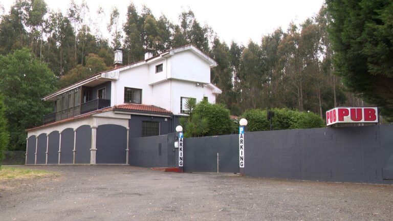 Prisión provisional para el acusado de apuñalar a su padre en un club de alterne de Santiago